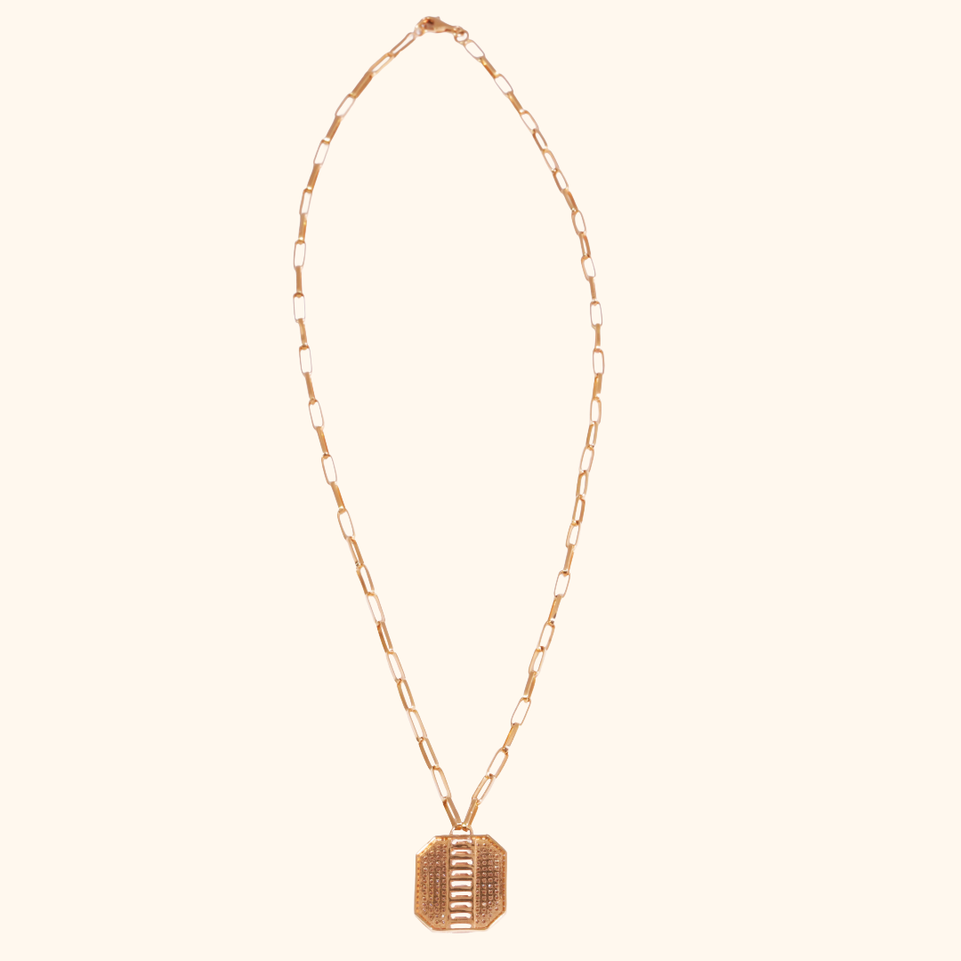 Collier Femme avec Pendentif Géométrique Ajouré – Chaîne Élégante Dorée