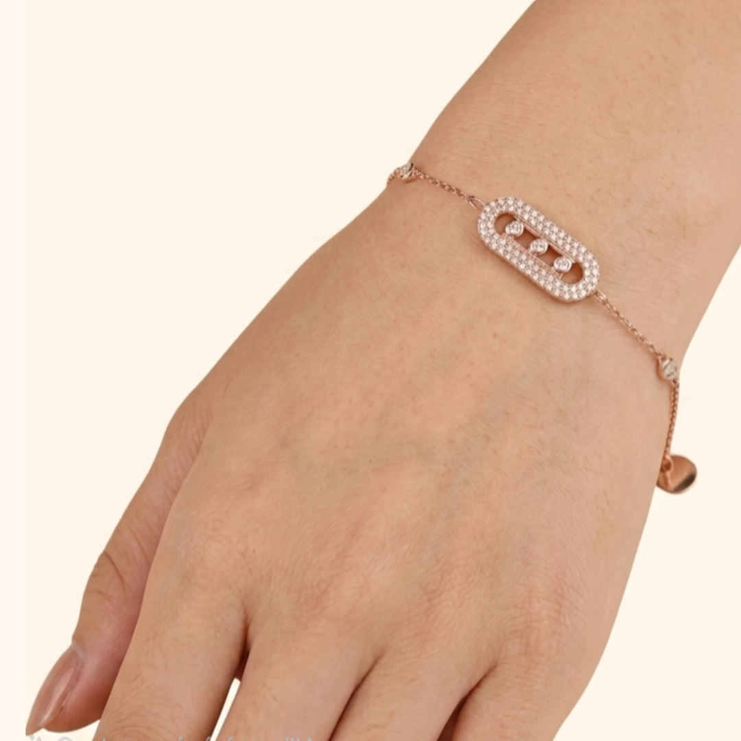 Gourmette Femme Or Rose Pavé de Pierres Scintillantes – Gourmette Fin Élégant avec Plaque Ovale et 3 Pierres Centrales