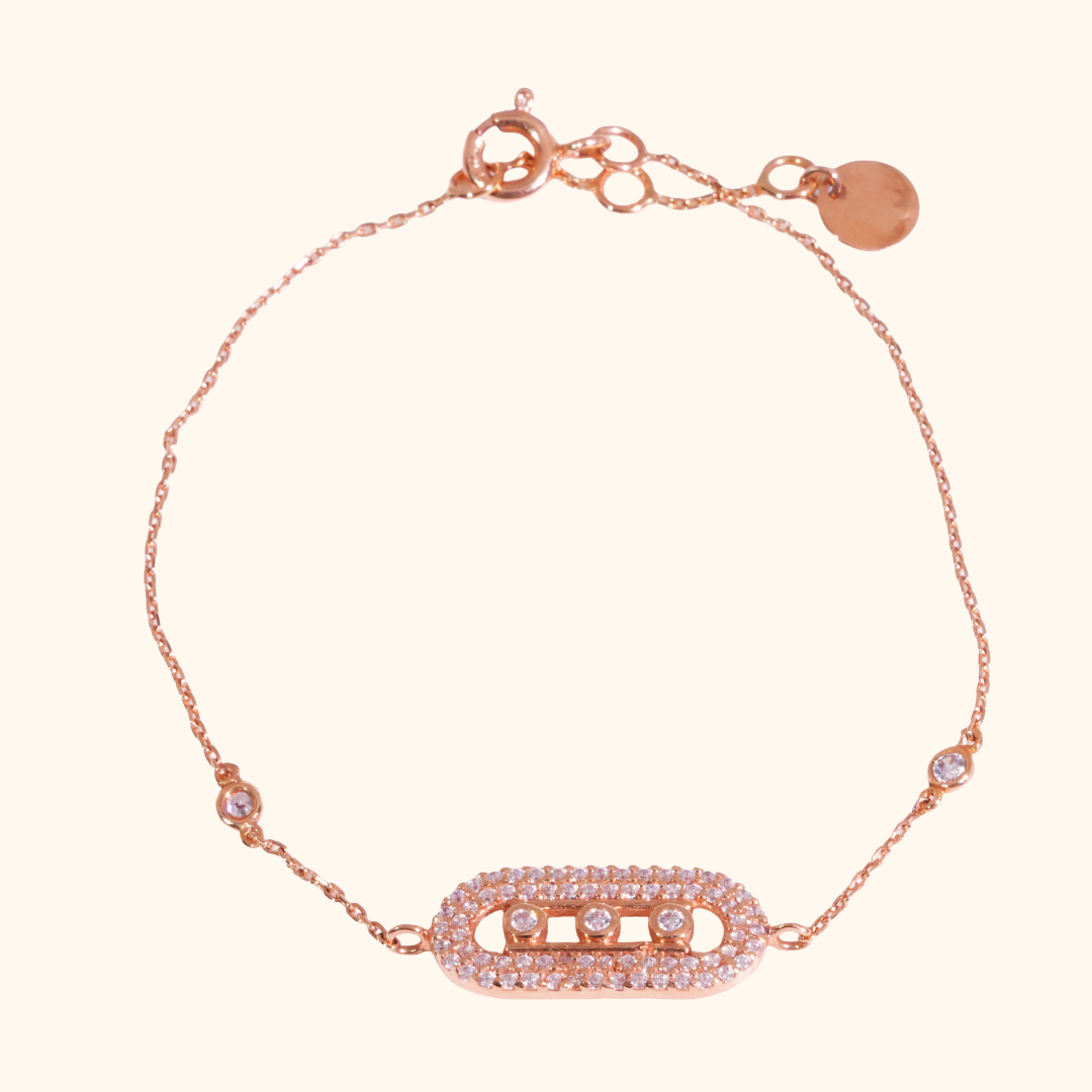 Gourmette Femme Or Rose Pavé de Pierres Scintillantes – Gourmette Fin Élégant avec Plaque Ovale et 3 Pierres Centrales