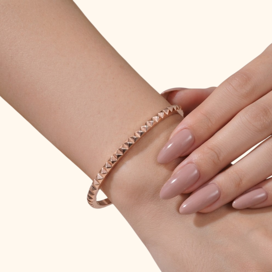 Bracelet Jonc Femme en Or Rose – Bracelet Rigide Élégant avec Finition Texturée