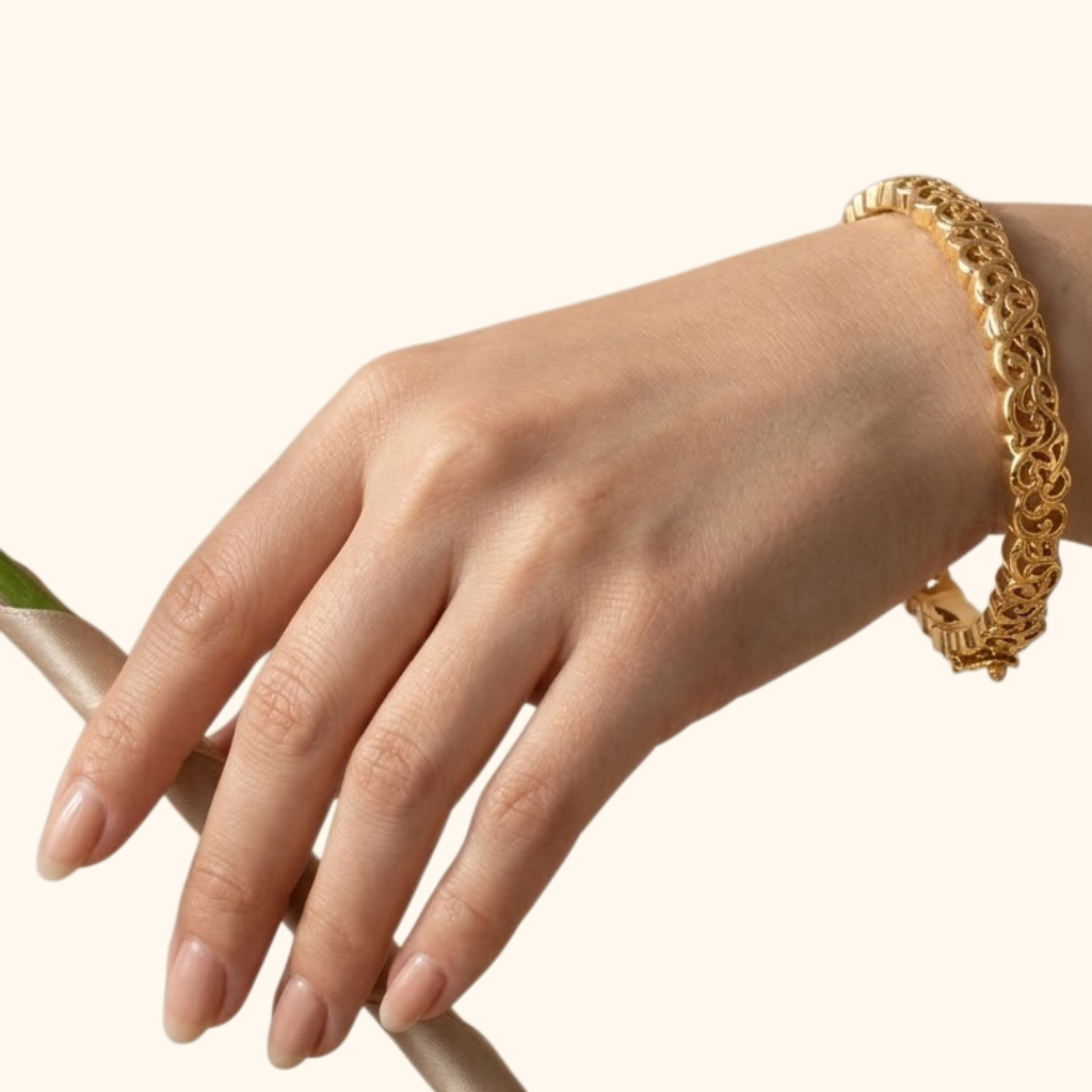 Bracelet Traditionnel Femme en Or Jaune 18 Carats – Bijou au Motif Ornemental Raffiné