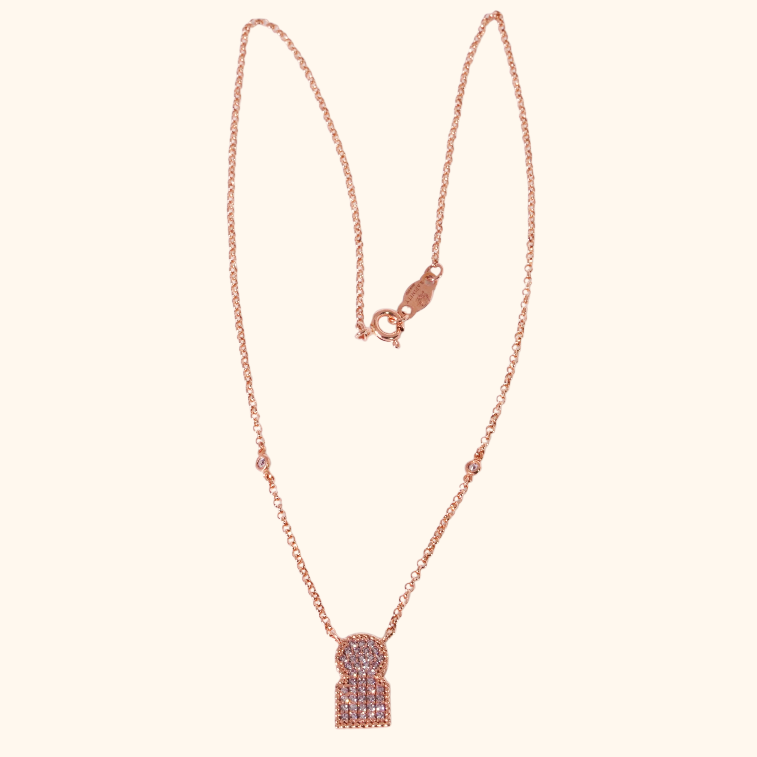 Collier Femme en Or Rose 18 Carats – Pendentif Pavé de Pierres Brillantes au Design Élégant et Contemporain
