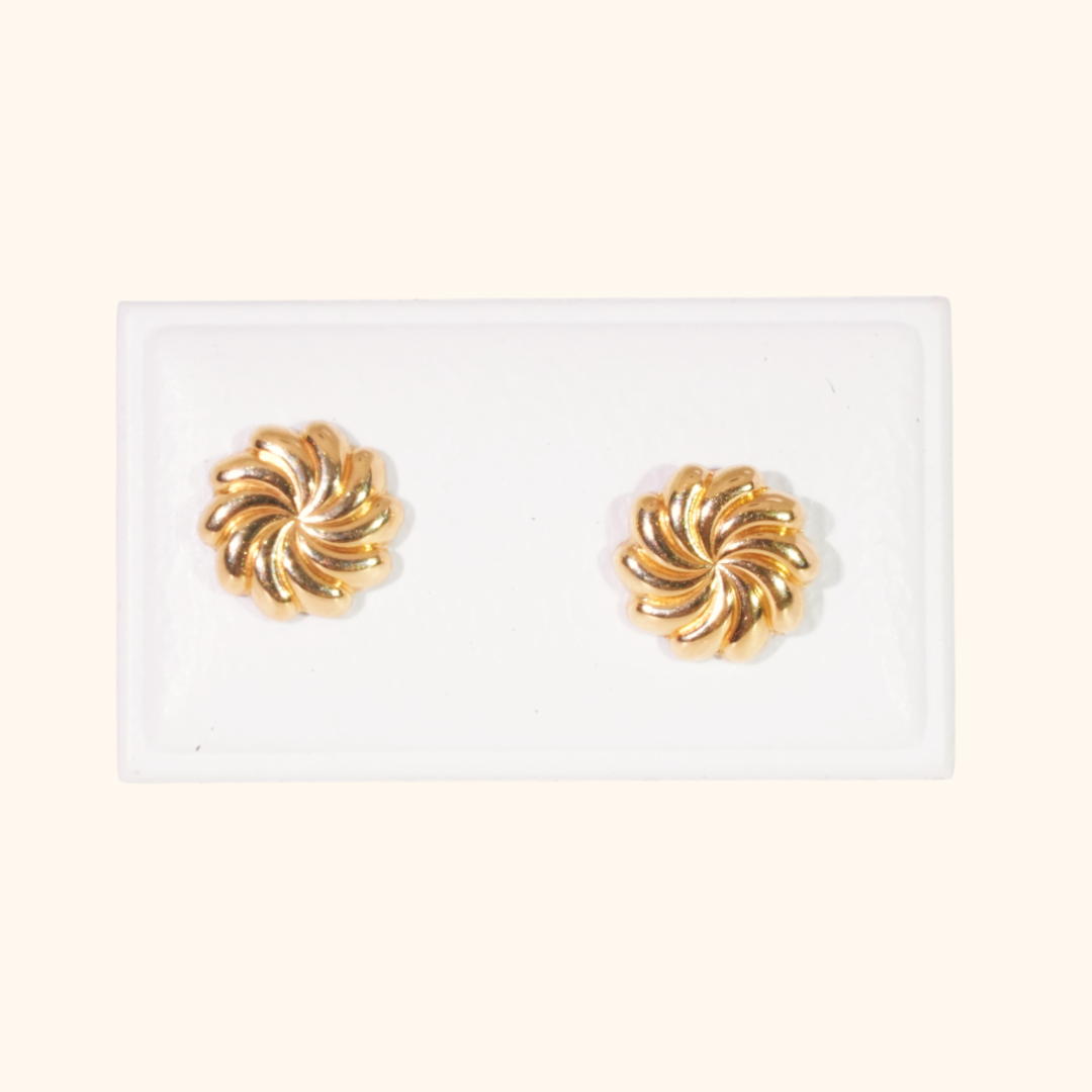 Boucles d’Oreilles Bébé en Or Jaune 18 Carats – Motif Torsadé Élégant