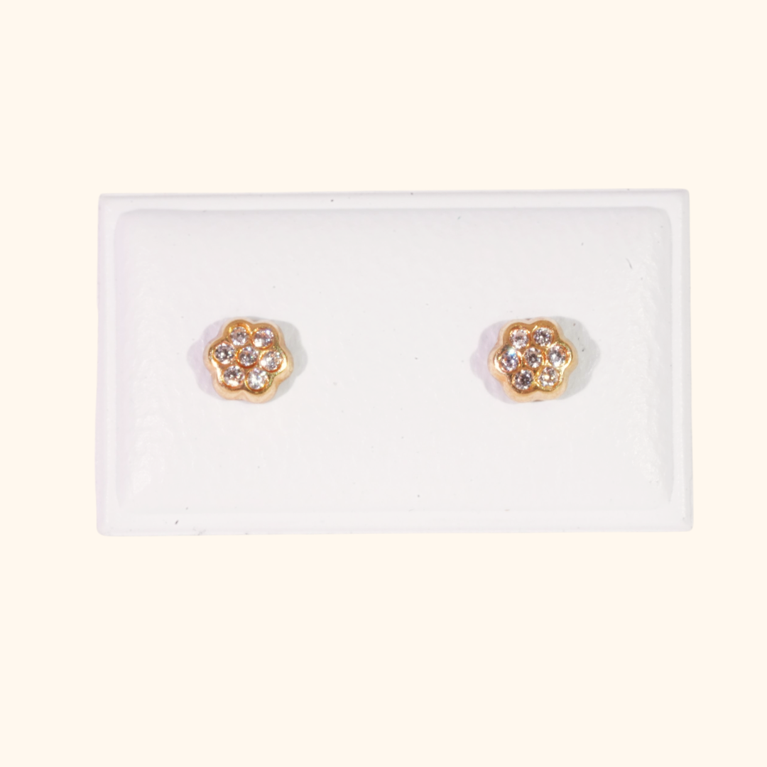 Boucles d’Oreilles Bébé en Or Jaune 18 Carats avec Zirconium Premium – Motif Fleur