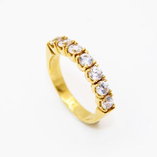 Bague de mariage en or 18K, design élégant et intemporel.