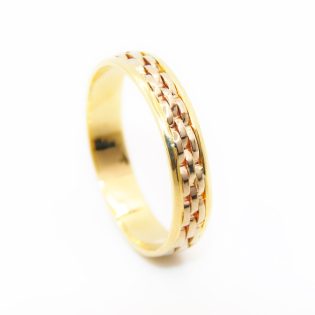 Bague homme en or 18K, design moderne et raffiné.